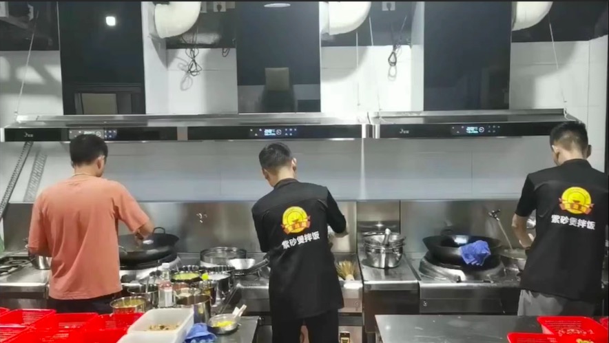 寶籃環保新型節能商用油煙凈化器應用于湖南某餐飲連鎖店案例